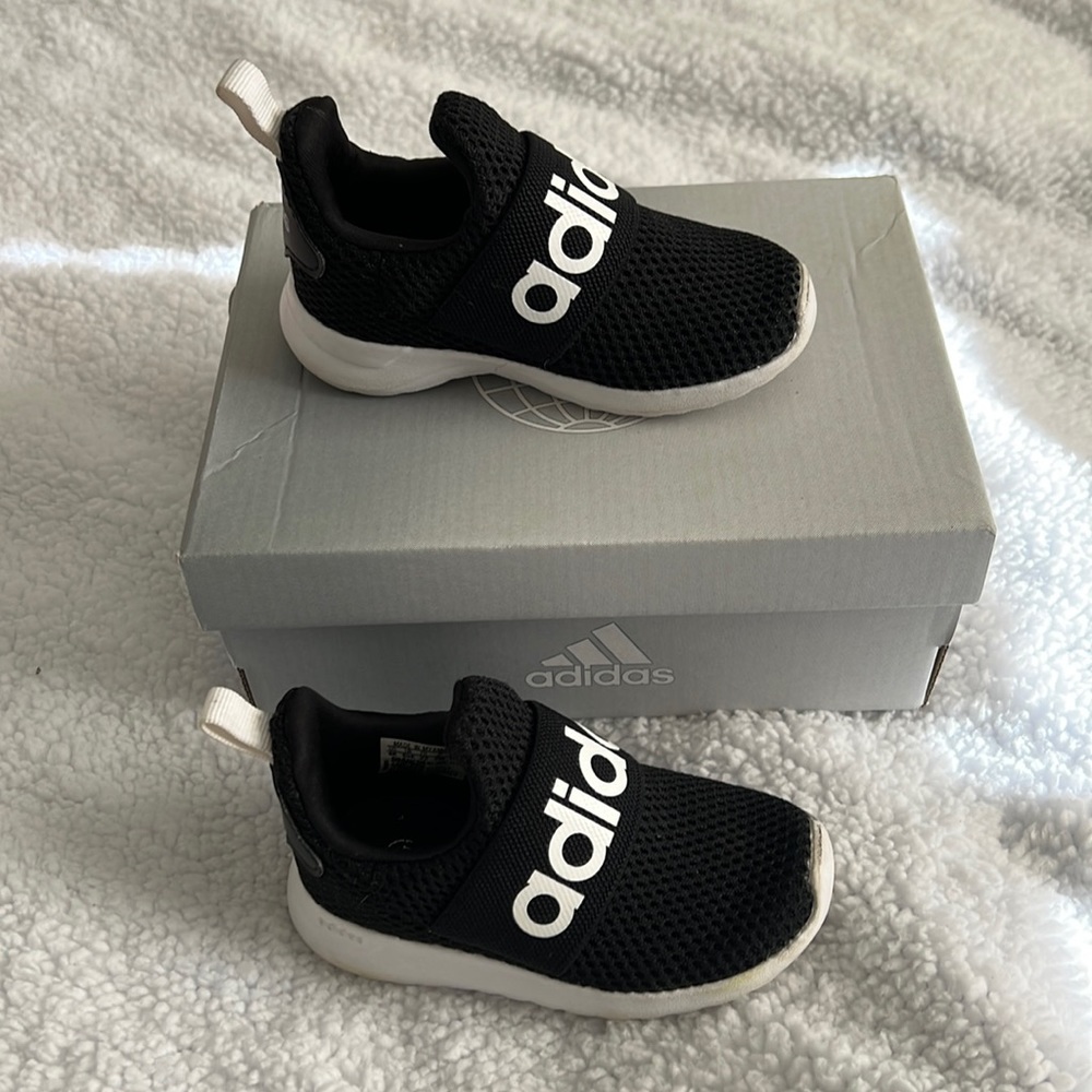 Adidas black sneaker - size 6